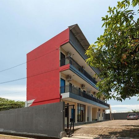Richmond Guest House Cirebon Redpartner Εξωτερικό φωτογραφία