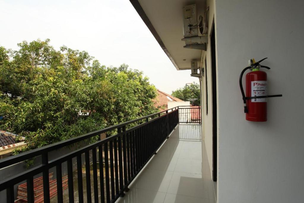 Richmond Guest House Cirebon Redpartner Εξωτερικό φωτογραφία