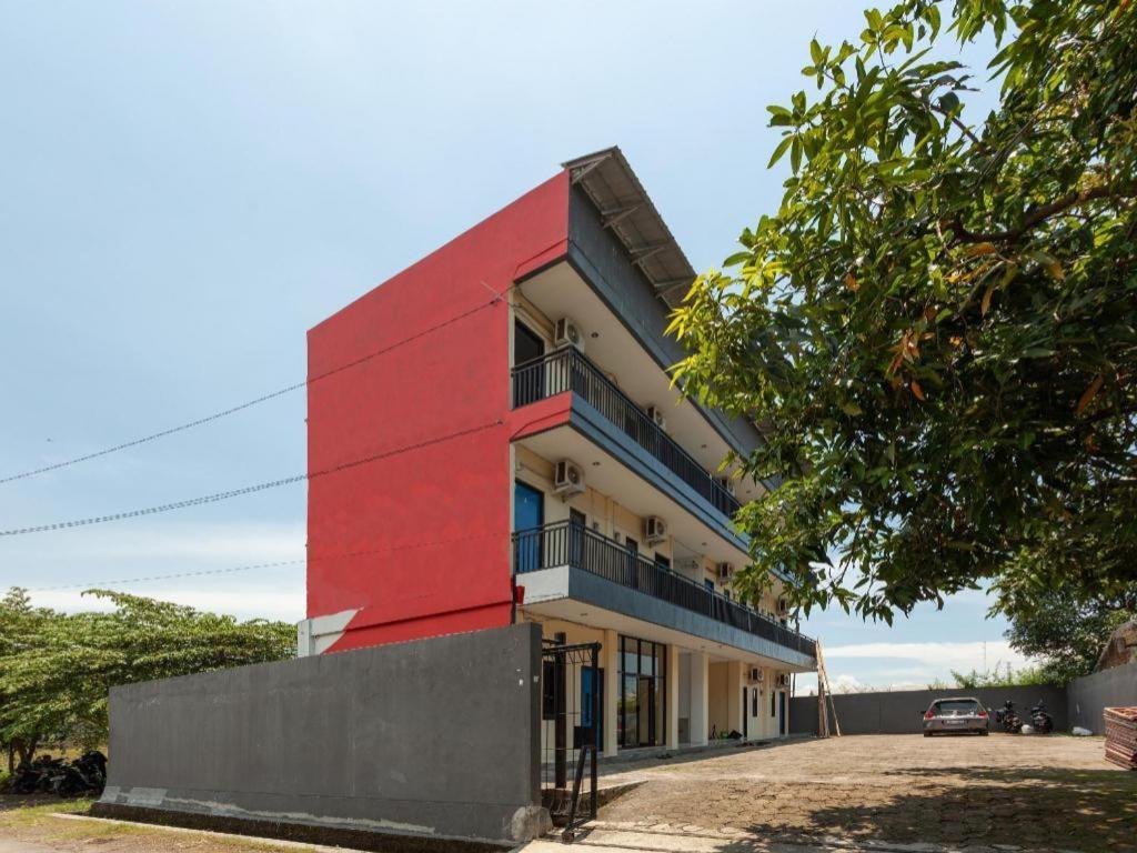 Richmond Guest House Cirebon Redpartner Εξωτερικό φωτογραφία